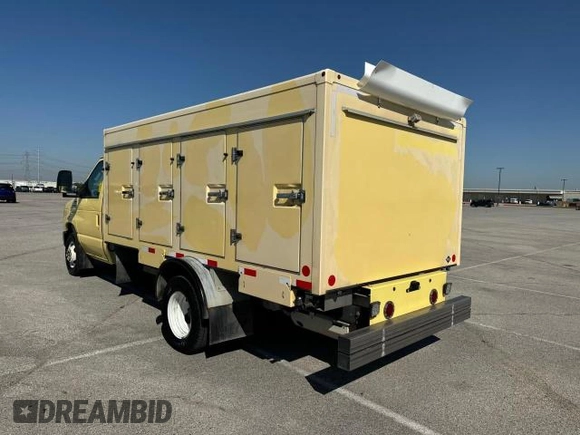 2021 FORD E450 SUPER DUTY CUTAWAY VAN with VIN 1FDXE4FN8MDC34245, listed as a Copart auction lot 74947084 with 70,651 mi miles and Clean Title. Bid and sale history available at DreamBid. Image 3.