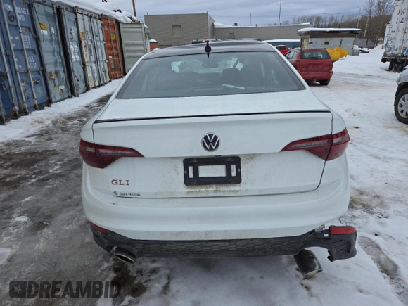 2024 Volkswagen Jetta GLI 40th Anniversary Edition z VIN 3VW9T7BU3RM068730, wystawiony jako Copart lot #42332555 z przebiegiem Nie podano mil oraz Nie do naprawy • Non repairable. Historia ofert i sprzedaży dostępna na DreamBid. Obrazek 6.