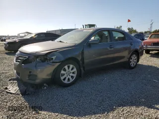 2011 Toyota Camry LE z VIN 4T4BF3EK3BR156937, wystawiony jako Copart lot #57290555 z przebiegiem 299 321 mil mil oraz Szkoda całkowita • Salvage title. Historia ofert i sprzedaży dostępna na DreamBid. Obrazek 1.