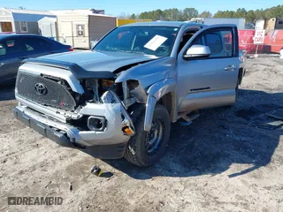 2017 Toyota Tacoma SR5 with VIN 5TFCZ5AN6HX111164, listed as a IAAI auction lot 41262150 with NaN miles. Bid and sale history available at carsss.com. Image 18.