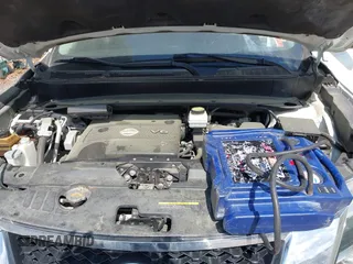 2014 Nissan Pathfinder SV with VIN 5N1AR2MN7EC624360, listed as a IAAI auction lot 42134538 with 167,492 mi miles. Bid and sale history available at carsss.com. Image 10.