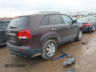 2011 Kia Sorento LX with VIN 5XYKT4A15BG158099, listed as a IAAI auction lot 41641344 with 171,289 mi miles. Bid and sale history available at carsss.com. Image 4.