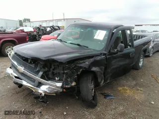 2005 Chevrolet Silverado 1500 LS with VIN 1GCEK14V55Z343823, listed as a IAAI auction lot 37501934 with 214,767 mi miles. Bid and sale history available at carsss.com. Image 2.