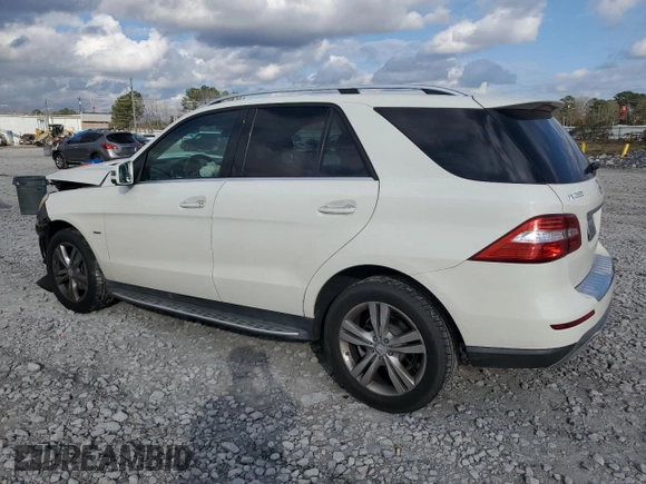 2012 Mercedes-Benz M 350 z VIN 4JGDA5HB4CA001020, wystawiony jako Copart lot #44349605 z przebiegiem 158 217 mil mil oraz Szkoda całkowita • Salvage title. Historia ofert i sprzedaży dostępna na DreamBid. Obrazek 2.