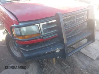 1996 Ford F-350 с VIN 1FTJW35F6TEB75457, выставлен на аукционе IAAI как лот 41153328 с пробегом Не указан миль и . История ставок и продаж доступна на DreamBid. Изображение 12.