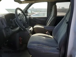 2006 Chevrolet Express Passenger z VIN 1GAHG35U361256706, wystawiony jako Copart lot #53382965 z przebiegiem 235 191 mil mil oraz Tytuł czysty. Historia ofert i sprzedaży dostępna na DreamBid. Obrazek 7.