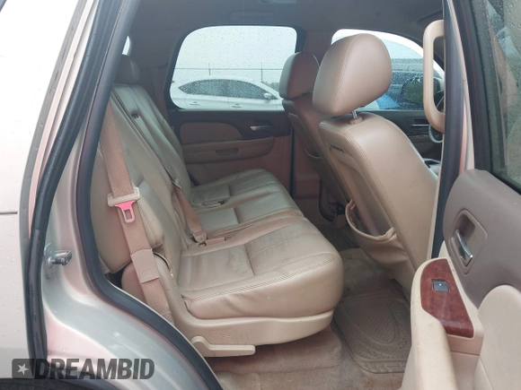 2010 Chevrolet Tahoe LT z VIN 1GNMCBE32AR228142, wystawiony jako IAAI lot #42119831 z przebiegiem 220 026 mil mil oraz . Historia ofert i sprzedaży dostępna na DreamBid. Obrazek 8.