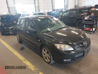 2008 Mazda 3 S Grand Touring z VIN JM1BK343581865836, wystawiony jako IAAI lot #39852746 z przebiegiem 144 626 mil mil oraz . Historia ofert i sprzedaży dostępna na DreamBid. Obrazek 1.