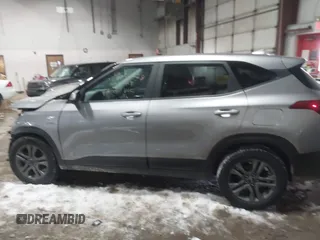 2021 Kia Seltos LX with VIN KNDEPCAA8M7218100, listed as a IAAI auction lot 41600228 with 28,421 mi miles. Bid and sale history available at carsss.com. Image 15.