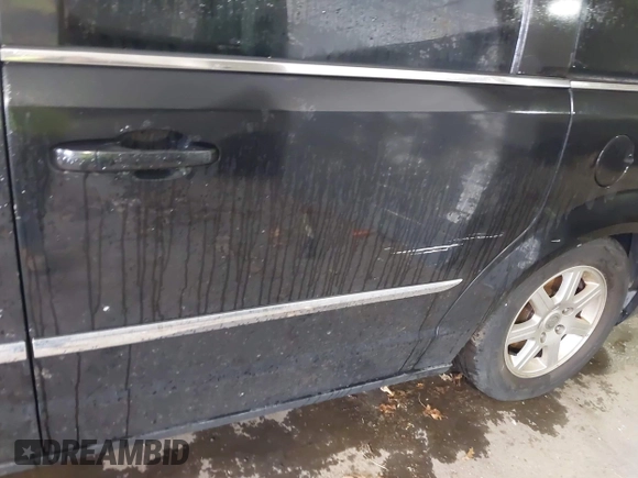 2011 Chrysler Town & Country Touring with VIN 2A4RR5DGXBR745293, listed as a IAAI auction lot 41862089 with 999,999 mi miles. Bid and sale history available at carsss.com. Image 6.