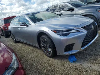 2022 Lexus LS with VIN JTHD51FF8N5016749, listed as a Copart auction lot 74146754 with 6,318 mi miles and Non Repairable. Bid and sale history available at carsss.com. Image 4.