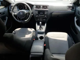2017 Volkswagen Jetta S z VIN 3VW2B7AJXHM313582, wystawiony jako Copart lot #61959775 z przebiegiem 60 831 mil mil oraz Czysty tytuł • Clean title. Historia ofert i sprzedaży dostępna na DreamBid. Obrazek 8.