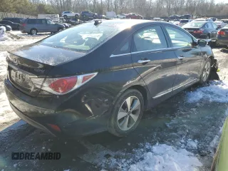 2012 Hyundai Sonata Hybrid with VIN KMHEC4A44CA057592, listed as a Copart auction lot 85784944 with 110,520 mi miles and Salvage Title. Bid and sale history available at DreamBid. Image 3.