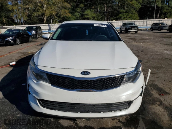 2017 Kia Optima LX z VIN 5XXGT4L35HG165653, wystawiony jako Copart lot #85765954 z przebiegiem 130 135 mil mil oraz Szkoda całkowita • Salvage title. Historia ofert i sprzedaży dostępna na DreamBid. Obrazek 5.