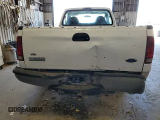 2005 Ford F-250 XL z VIN 1FTNF20545EB79620, wystawiony jako Copart lot #84940344 z przebiegiem 209 677 mil mil oraz Szkoda całkowita • Salvage title. Historia ofert i sprzedaży dostępna na DreamBid. Obrazek 6.