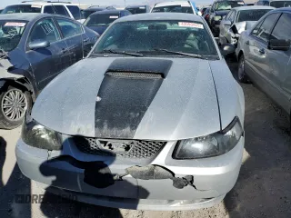 2001 Ford Mustang GT Deluxe with VIN 1FAFP42X31F112559, listed as a Copart auction lot 43090425 with 1,689,994 mi miles and Non Repairable. Bid and sale history available at carsss.com. Image 5.