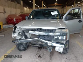 2005 Chevrolet Colorado 1SF LS Z71 with VIN 1GCDT136X58154321, listed as a IAAI auction lot 41906743 with 116,971 mi miles. Bid and sale history available at carsss.com. Image 6.