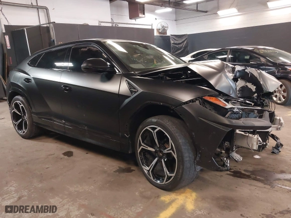 2019 Lamborghini Urus with VIN ZPBUA1ZL4KLA03222, listed as a IAAI auction lot 41920029 with 57,055 mi miles. Bid and sale history available at carsss.com. Image 1.