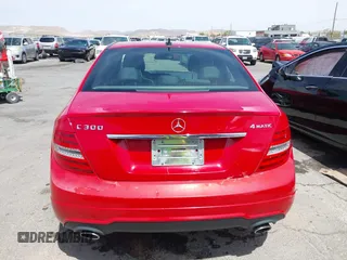 2013 Mercedes-Benz C 300 Sport с VIN WDDGF8AB8DR284402, выставлен на аукционе IAAI как лот 42291028 с пробегом Не указан миль и . История ставок и продаж доступна на DreamBid. Изображение 17.