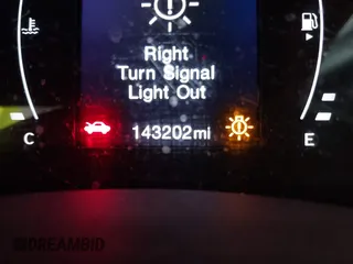 2017 Jeep Renegade Latitude with VIN ZACCJBBB7HPG27689, listed as a IAAI auction lot 42010657 with 143,202 mi miles. Bid and sale history available at carsss.com. Image 16.