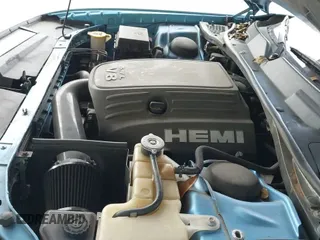 2009 Dodge Challenger R/T z VIN 2B3LJ54T19H633693, wystawiony jako IAAI lot #43471926 z przebiegiem 160 938 mil mil oraz . Historia ofert i sprzedaży dostępna na DreamBid. Obrazek 19.