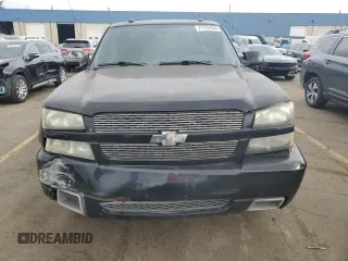 2005 Chevrolet Silverado SS z VIN 2GCEK19N751150820, wystawiony jako Copart lot #77775794 z przebiegiem Nie podano mil oraz Tytuł czysty. Historia ofert i sprzedaży dostępna na DreamBid. Obrazek 5.