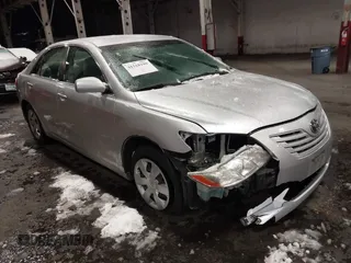 2009 Toyota Camry z VIN 4T1BE46KX9U352465, wystawiony jako IAAI lot #41518299 z przebiegiem 107 348 mil mil oraz . Historia ofert i sprzedaży dostępna na DreamBid. Obrazek 1.