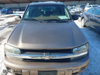 2002 Chevrolet TrailBlazer LS with VIN 1GNDT13S422356784, listed as a IAAI auction lot 41329655 with 122,525 mi miles. Bid and sale history available at carsss.com. Image 6.