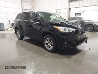2015 Toyota Highlander XLE z VIN 5TDJKRFH3FS078021, wystawiony jako IAAI lot #41788285 z przebiegiem 241 148 mil mil oraz . Historia ofert i sprzedaży dostępna na DreamBid. Obrazek 1.