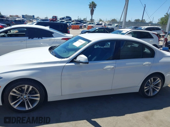 2017 BMW 3 Series 330i с VIN WBA8B9G55HNU50399, выставлен на аукционе IAAI как лот 42630561 с пробегом 60 176 миль миль и . История ставок и продаж доступна на DreamBid. Изображение 14.