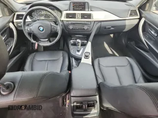 2015 BMW 3 Series 320i xDrive z VIN WBA3C3G55FNT53401, wystawiony jako Copart lot #60574915 z przebiegiem 184 516 mil mil oraz Czysty tytuł • Clean title. Historia ofert i sprzedaży dostępna na DreamBid. Obrazek 8.