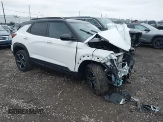 2022 Chevrolet TrailBlazer RS with VIN KL79MUSL3NB008452, listed as a IAAI auction lot 40890012 with 38,117 mi miles. Bid and sale history available at carsss.com. Image 1.