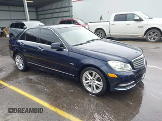 2012 Mercedes-Benz C 250 Sport z VIN WDDGF4HB4CA627508, wystawiony jako IAAI lot #42298275 z przebiegiem 54 846 mil mil oraz . Historia ofert i sprzedaży dostępna na DreamBid. Obrazek 1.