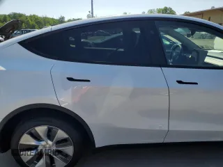 2024 Tesla Model Y Long Range с VIN 7SAYGDEE2RA257279, выставлен на аукционе Copart как лот 61248255 с пробегом Не указан миль и Списание • Salvage title. История ставок и продаж доступна на DreamBid. Изображение 10.