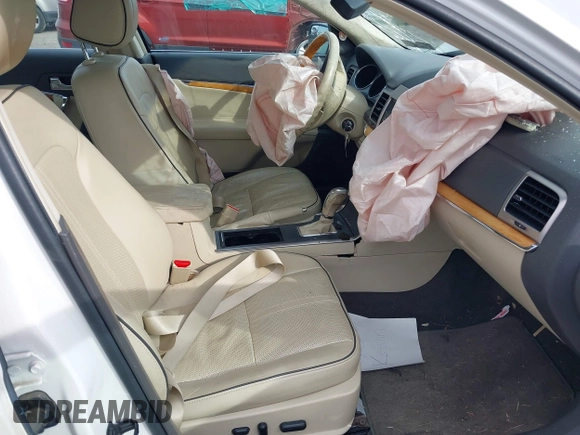 2012 Lincoln MKZ with VIN 3LNHL2GC8CR803337, listed as a IAAI auction lot 42338288 with Not provided miles and . Bid and sale history available at DreamBid. Image 5.