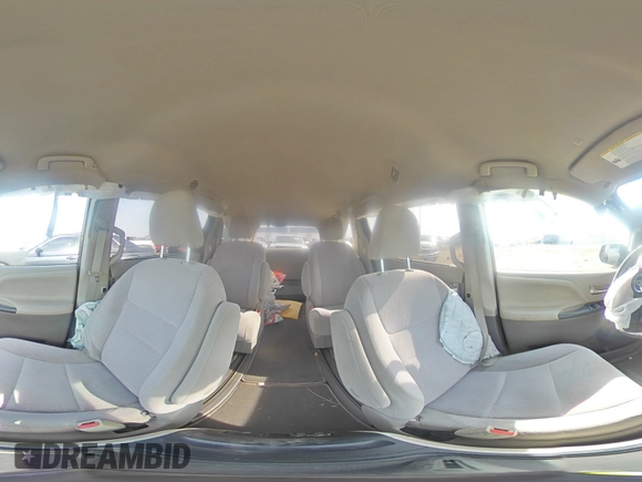 2020 Toyota Sienna LE с VIN 5TDJZ3DCXLS244904, выставлен на аукционе Copart как лот 49232455 с пробегом 125 791 миль миль и На запчасти • Non repairable. История ставок и продаж доступна на DreamBid. Изображение 14.