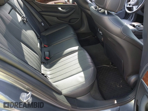 2017 Mercedes-Benz E 300 Luxury с VIN WDDZF4KB2HA228511, выставлен на аукционе IAAI как лот 42032270 с пробегом Не указан миль и . История ставок и продаж доступна на DreamBid. Изображение 8.