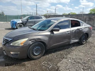 2015 Nissan Altima S with VIN 1N4AL3AP3FC483280, listed as a Copart auction lot 52982465 with 147,256 mi miles and Clean Title. Bid and sale history available at DreamBid. Image 1.