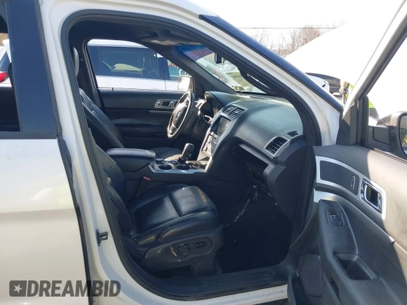 2013 Ford Explorer XLT with VIN 1FM5K8D80DGB32876, listed as a IAAI auction lot 41901401 with 217,594 mi miles and . Bid and sale history available at carsss.com. Image 5.
