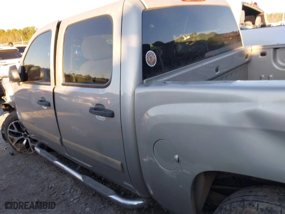 2007 Chevrolet Silverado 1500 LT w/1LT with VIN 2GCEC13C371610255, listed as a IAAI auction lot 41343352 with 191,077 mi miles. Bid and sale history available at carsss.com. Image 14.