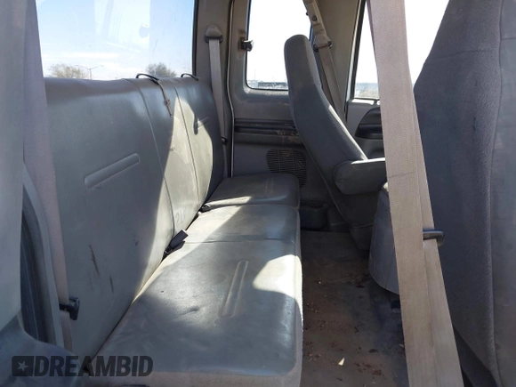 2005 Ford Super Duty F-250 XL with VIN 1FTNX20565EA76826, listed as a IAAI auction lot 41654542 with 279,363 mi miles. Bid and sale history available at carsss.com. Image 8.
