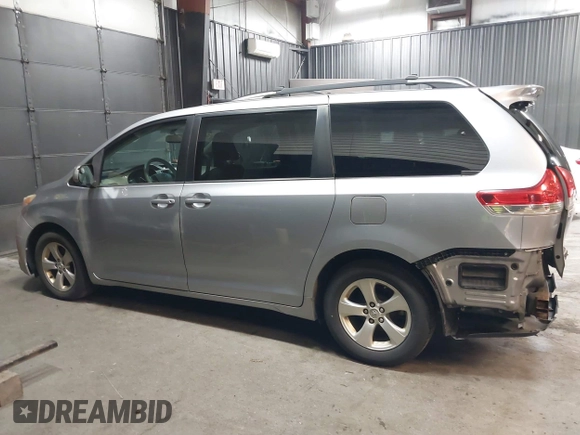 2014 Toyota Sienna LE AAS z VIN 5TDKK3DC5ES506503, wystawiony jako IAAI lot #42076671 z przebiegiem 320 016 mil mil oraz . Historia ofert i sprzedaży dostępna na DreamBid. Obrazek 15.