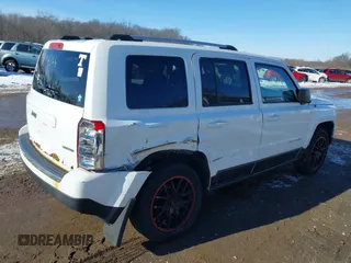 2014 Jeep Patriot Limited with VIN 1C4NJRCB5ED634120, listed as a IAAI auction lot 41394366 with 139,859 mi miles. Bid and sale history available at carsss.com. Image 6.