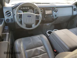 2008 Ford F-250 XL z VIN 1FTSW21Y38EA68492, wystawiony jako Copart lot #49216215 z przebiegiem 131 231 mil mil oraz Szkoda całkowita • Salvage title. Historia ofert i sprzedaży dostępna na DreamBid. Obrazek 8.