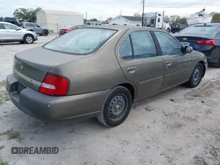 2000 Nissan Altima XE with VIN 1N4DL01D7YC225302, listed as a IAAI auction lot 41330789 with 1 mi miles. Bid and sale history available at carsss.com. Image 4.