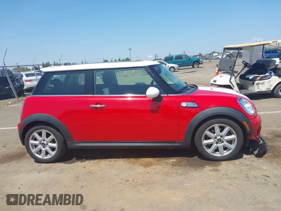 2013 MINI Hardtop S with VIN WMWSV3C54DT389391, listed as a IAAI auction lot 42141136 with 72,100 mi miles and . Bid and sale history available at DreamBid. Image 13.