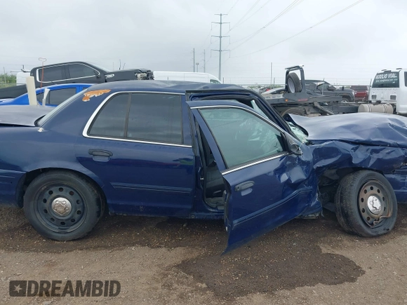 2010 Ford Police Interceptor z VIN 2FABP7BV8AX117615, wystawiony jako IAAI lot #42204261 z przebiegiem Nie podano mil oraz . Historia ofert i sprzedaży dostępna na DreamBid. Obrazek 12.