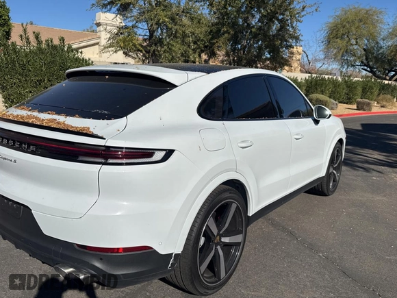 2024 Porsche Cayenne S z VIN WP1BL2AY8RDA60547, wystawiony jako Copart lot #87288544 z przebiegiem 1 442 mil mil oraz Czysty tytuł • Clean title. Historia ofert i sprzedaży dostępna na DreamBid. Obrazek 4.