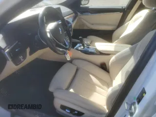 2020 BMW 5 Series 530i xDrive z VIN WBAJR7C05LBP96538, wystawiony jako Copart lot #48725965 z przebiegiem 41 471 mil mil oraz Szkoda całkowita • Salvage title. Historia ofert i sprzedaży dostępna na DreamBid. Obrazek 7.