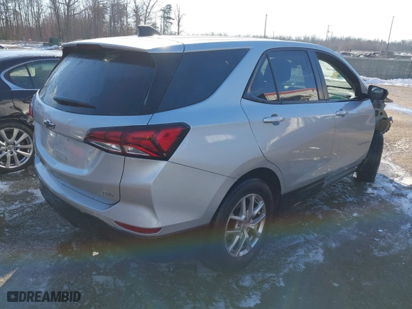 2022 Chevrolet Equinox LS with VIN 3GNAXSEV0NS163450, listed as a IAAI auction lot 41225520 with 99,817 mi miles. Bid and sale history available at carsss.com. Image 4.